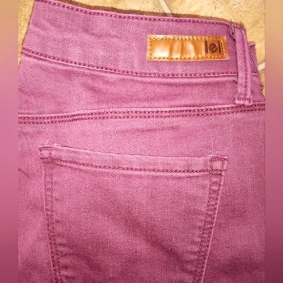 L.e.i. Burgundy Jeans - Picture 4 of 5